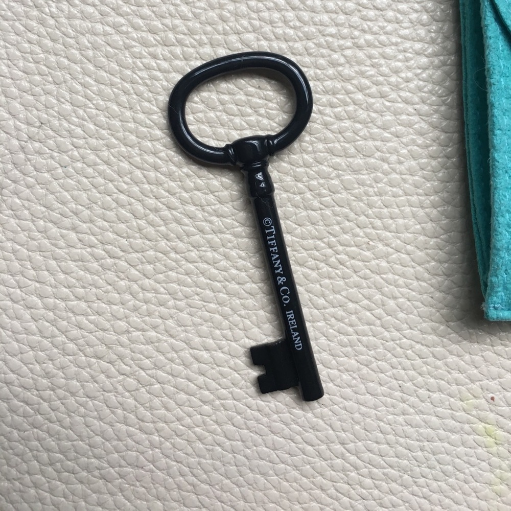 Tiffany & Co RARE Bone China Large Key - Picture 7 of 7